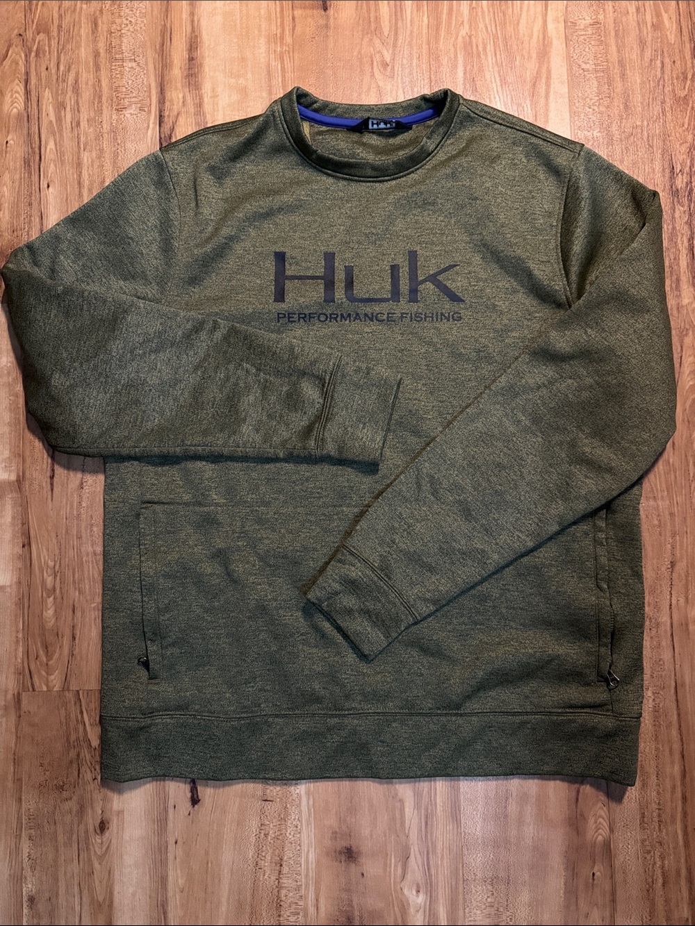 Huk sweatshirt size medium.